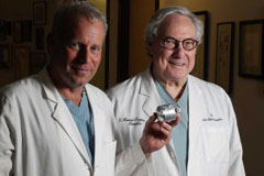 Dr. William Cohn (l) and Dr. Bud Frazier