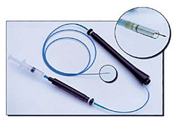 Fotografía del catéter de inyección Myostar™ que se usa actualmente en estudios de dispositivos en investigación (Investigational Device, IND).